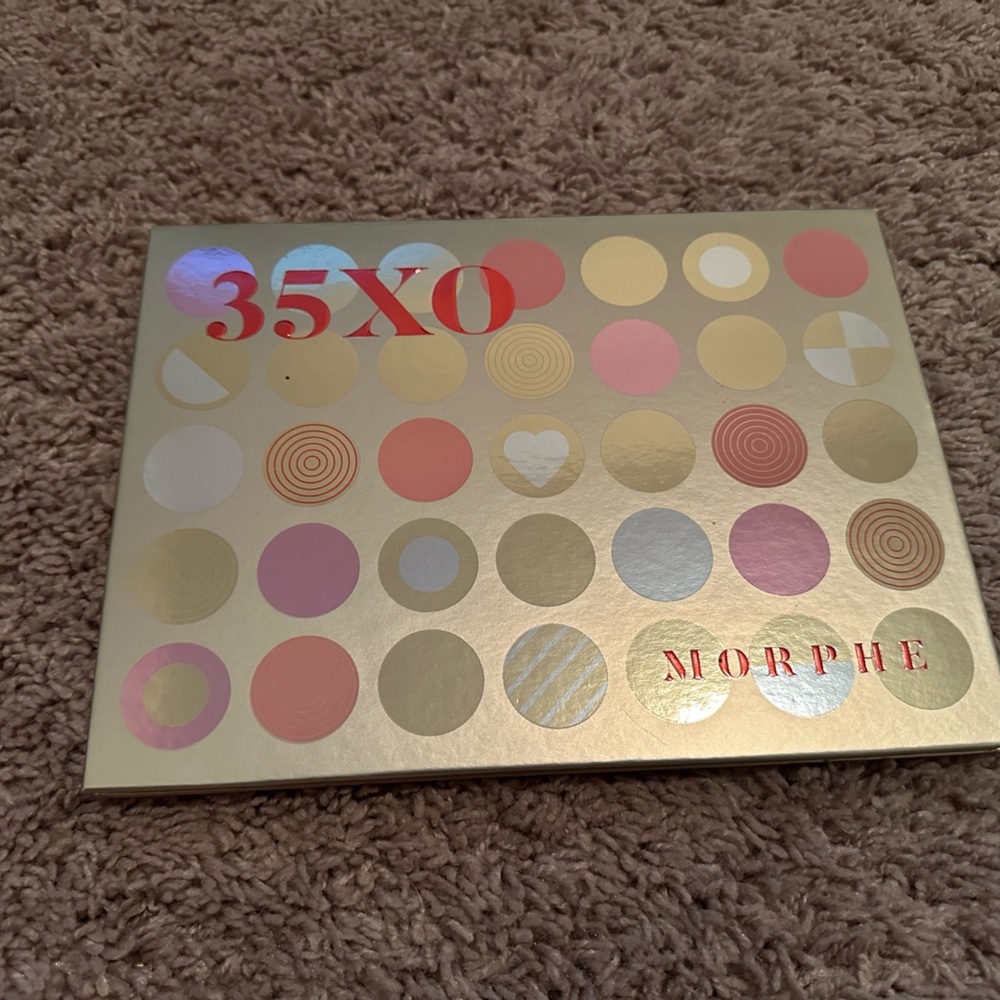 Morphe eyeshadow palette